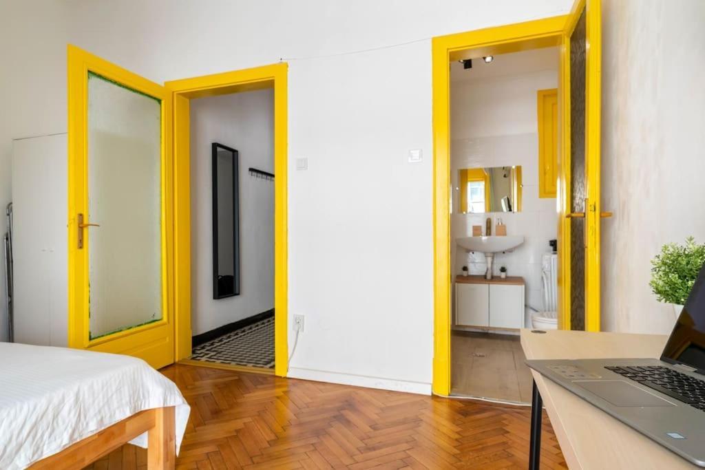Quiet And Classic Studio With Cismigiu Park View Bucharest Exterior photo